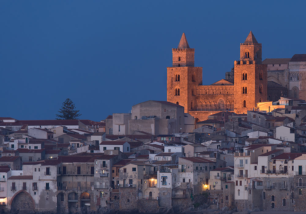 Cefalù by night. Foto: Per-Erik Skramstad