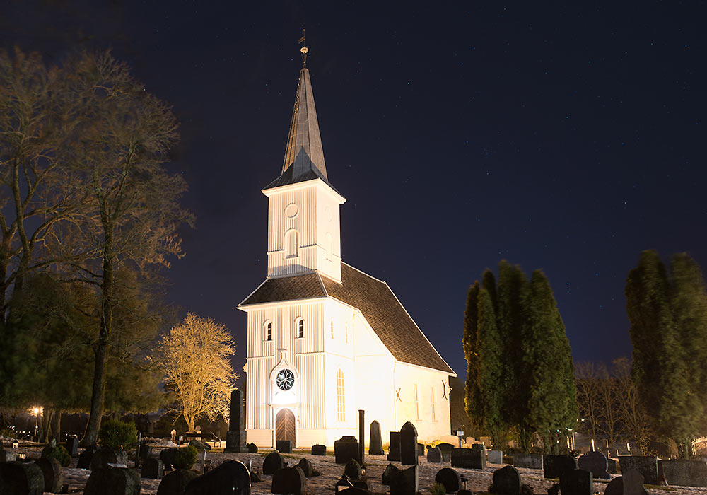 Lørenskog kirke og kirkegård